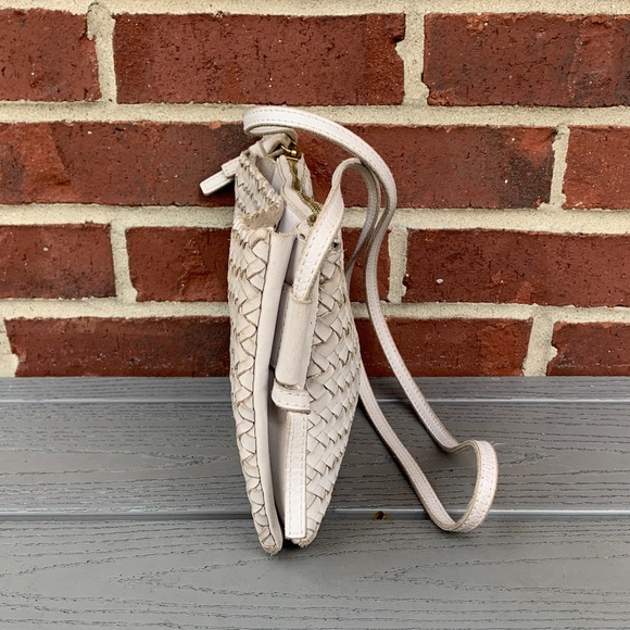 Madewell The Knotted Crossbody Bag in Woven Leather - Picture 2 of 14